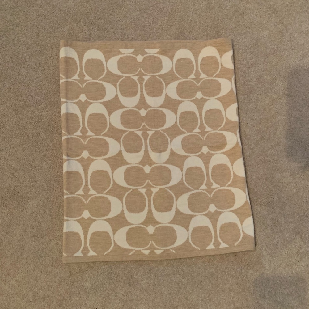 Coach circle scarf